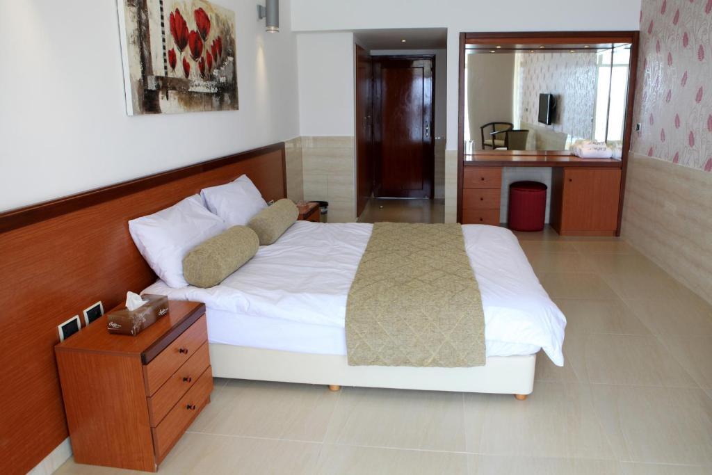 Sawary Beach Hotel Batroûn Habitación foto